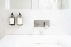 Beslag Design Base - Sæbepumpeholder