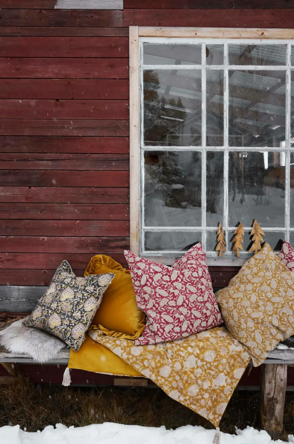 Chamois Sofa Coser Indian Rose