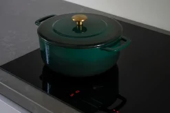 Combekk Støbejernsgryde 28 cm Holly Green med guldknop