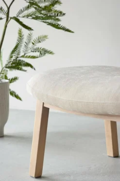 Venture Home Rile ottoman